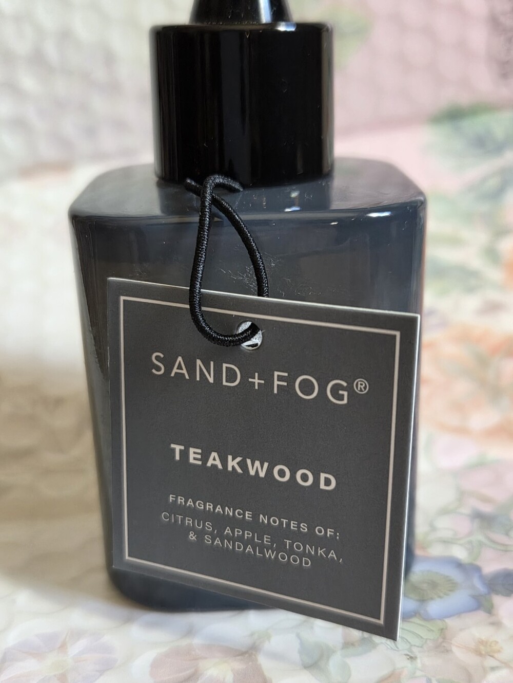Sand + Fog Teakwood Eau de Parfum Oil - Picture 2 of 3